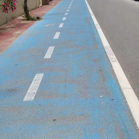 Con Terrazza Vicino Al Mare E Pineta Penzion 3*