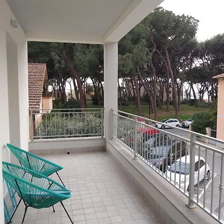 Con Terrazza Vicino Al Mare E Pineta Pensionat 3*