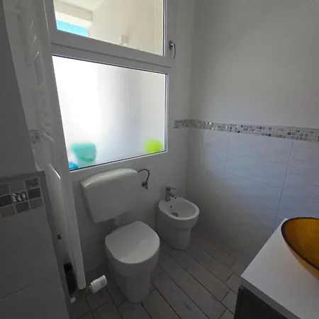 Pensjonat Con Terrazza Vicino Al Mare E Pineta 3*