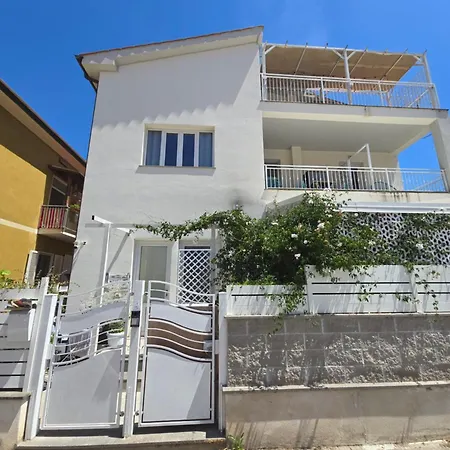 Con Terrazza Vicino Al Mare E Pineta 3* Follonica