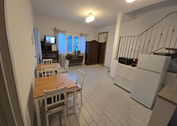 게스트하우스 Con Terrazza Vicino Al Mare E Pineta 3*